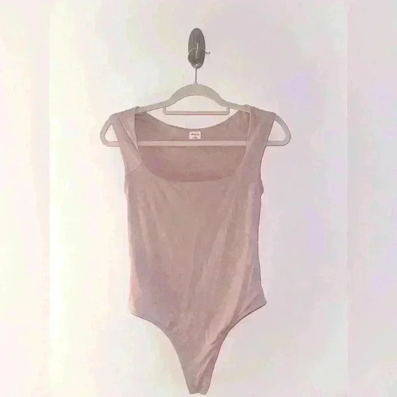 Wilfred Free Aritzia Pink Square Neck Bodysuit in Rose - Picture 1 of 4